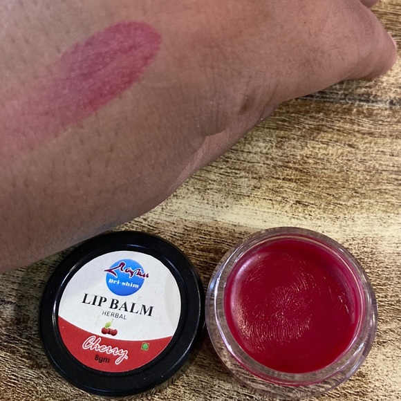 Dri-Shim Tibetan Herbal lip balm with different flavour - Picture 2 of 9